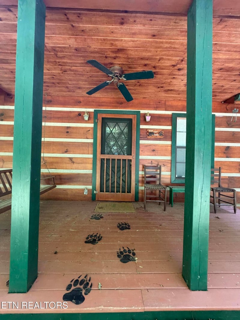 2696 Rafter Rd, Tellico Plains, TN 37385