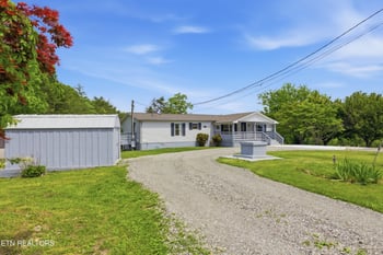 270 Brown Rd, Oakdale, TN 37829