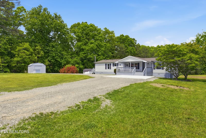 270 Brown Rd, Oakdale, TN 37829