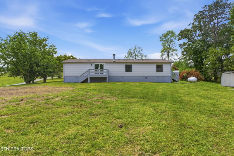 270 Brown Rd, Oakdale, TN 37829