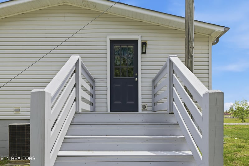 270 Brown Rd, Oakdale, TN 37829