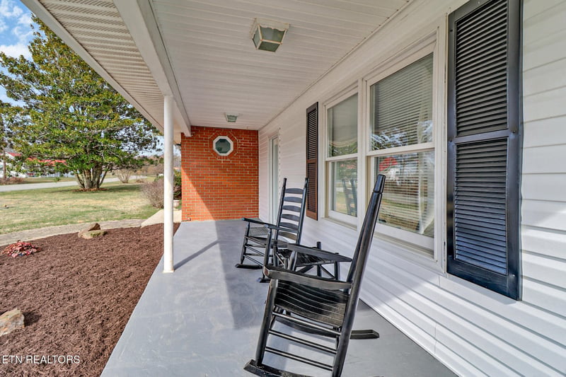 270 Hugh Jones Rd, Sunbright, TN 37872