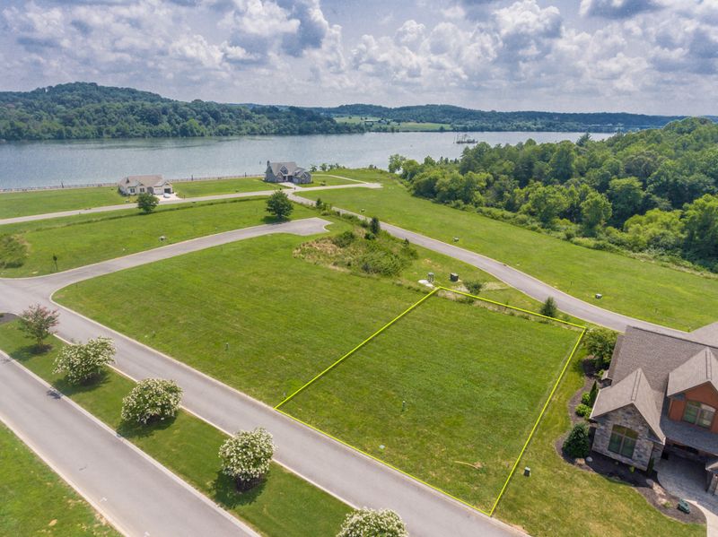 270 Lighthouse Blvd, Loudon, TN 37774