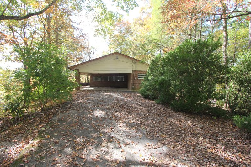 270 Poplar Ln, Gatlinburg, TN 37738