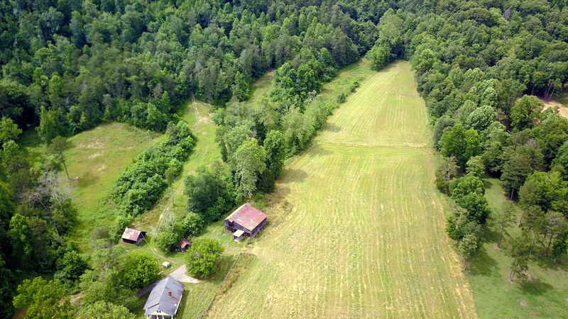 270 Tater Valley Rd, Washburn, TN 37888