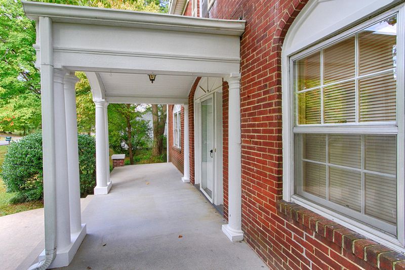 2700 Buffat Mill Rd, Knoxville, TN 37917