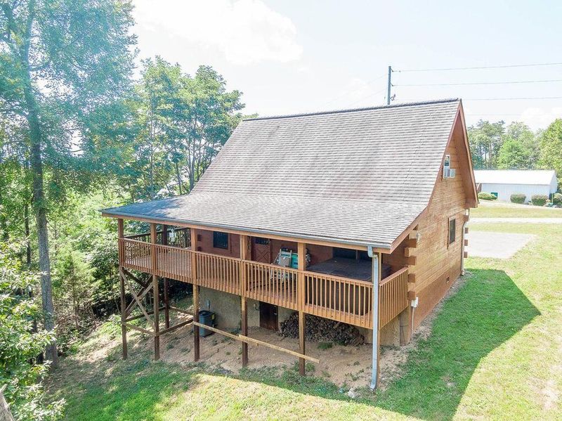 2700 Windfall Estate Dr, Sevierville, TN 37876