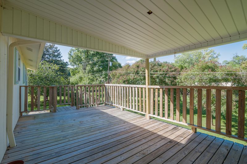 2701 Aldwych Ln, Powell, TN 37849