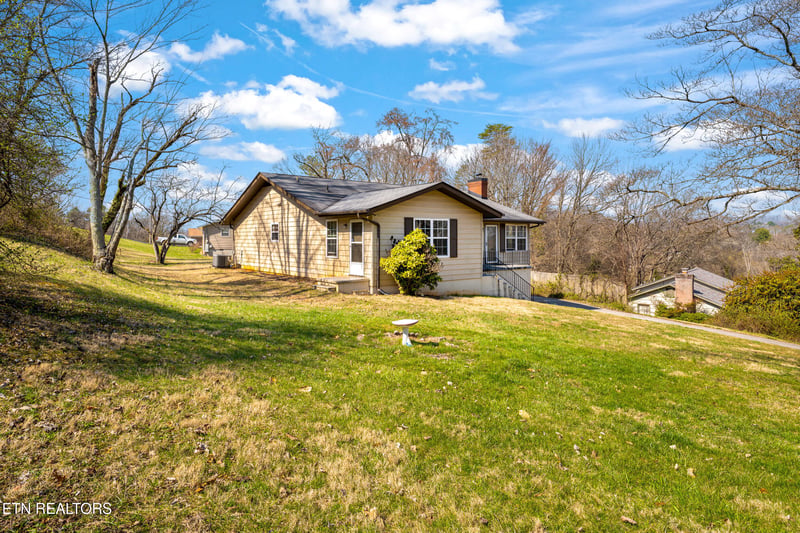 2701 Amelia Rd, Knoxville, TN 37917
