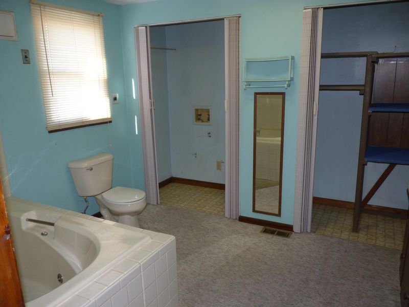 2701 Carson Ave, Knoxville, TN 37917
