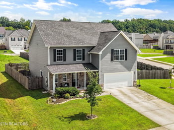 2701 Farmhouse Dr, Maryville, TN 37803