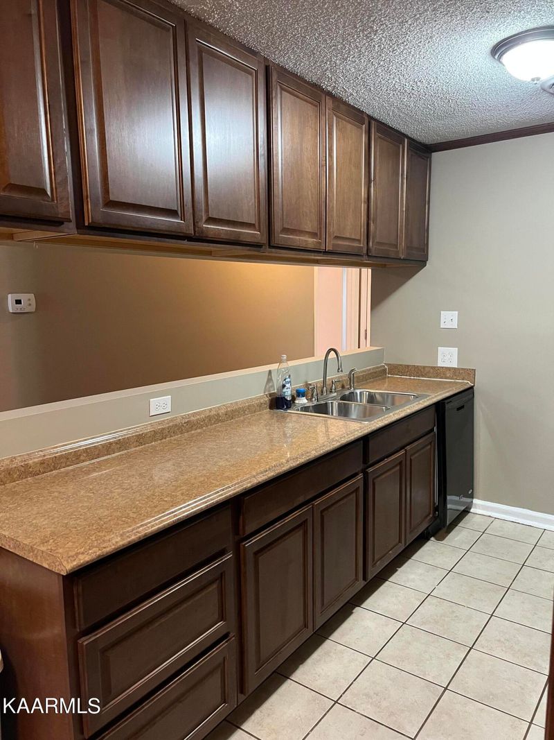 2702 Sood Rd #APT 1, Knoxville, TN 37921