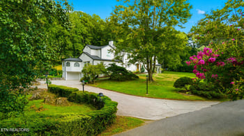 2704 Lakewood Ln, Knoxville, TN 37921