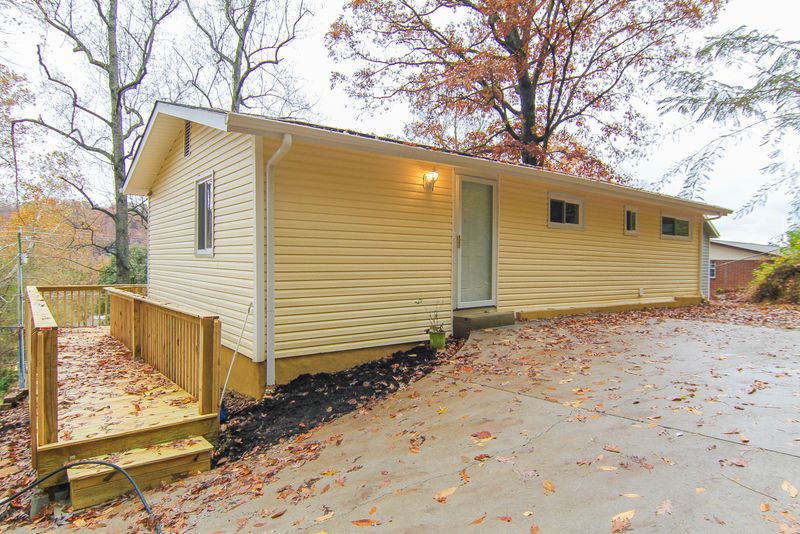 2704 Rifle Range Rd, Knoxville, TN 37918
