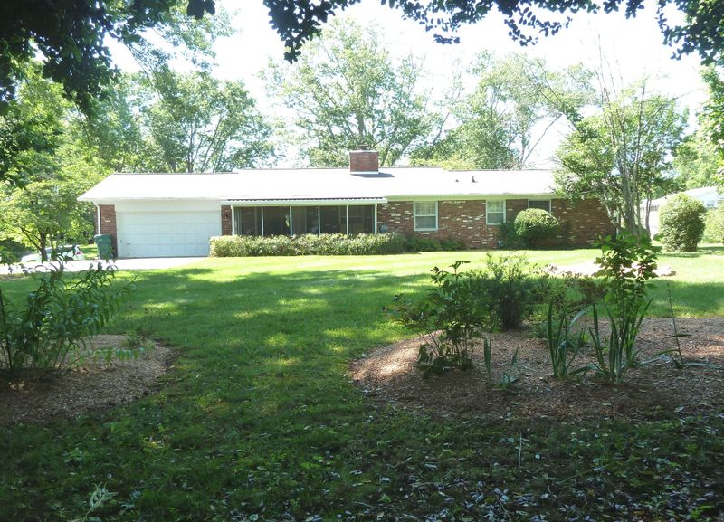 2704 Windemere Ln #2, Powell, TN 37849