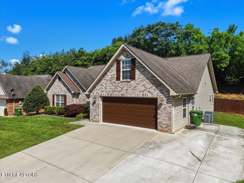 2705 Brantley Park Blvd, Maryville, TN 37804