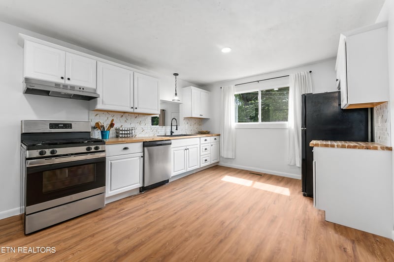 2705 Spencer St, Knoxville, TN 37917