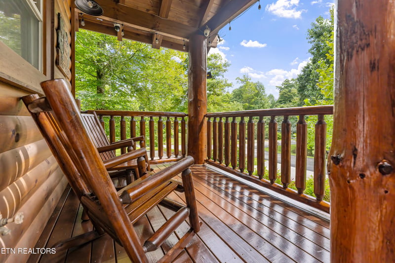 2706 Owls Cove Way, Sevierville, TN 37862