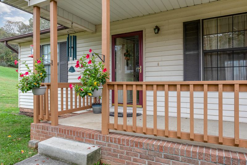 2706 Ridgeview Dr, Maryville, TN 37801