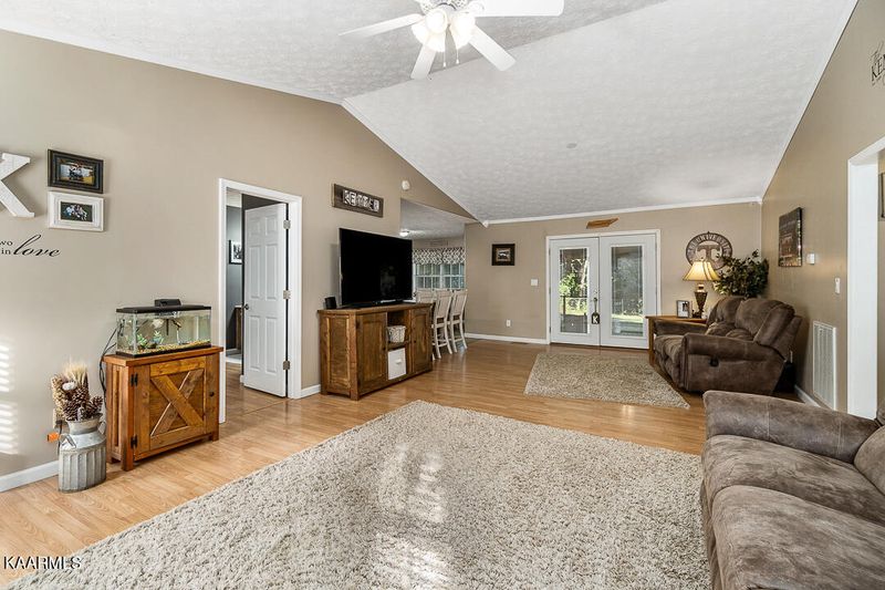 2707 Spruce Loop, Crossville, TN 38555