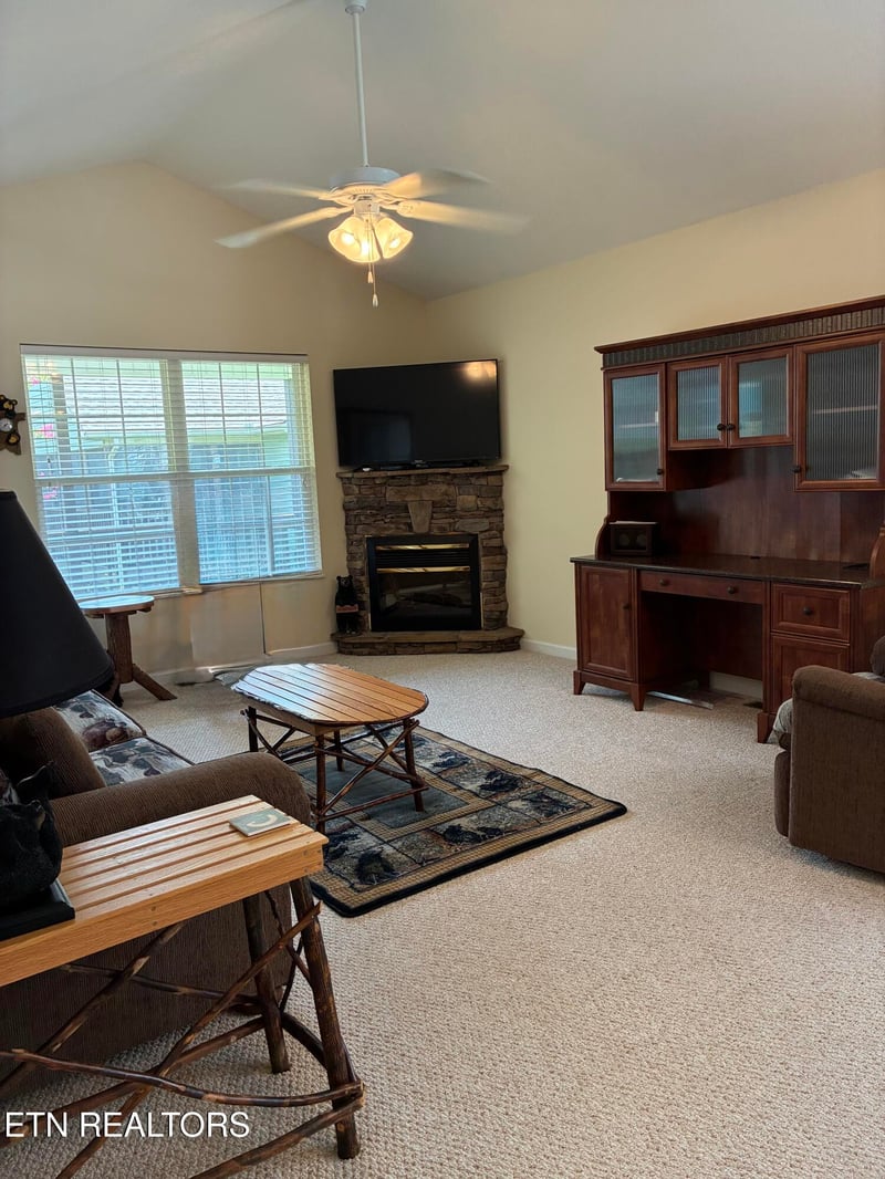 2708 Cobblestone Dr, Pigeon Forge, TN 37863