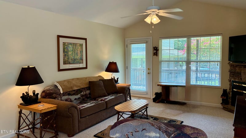 2708 Cobblestone Dr, Pigeon Forge, TN 37863