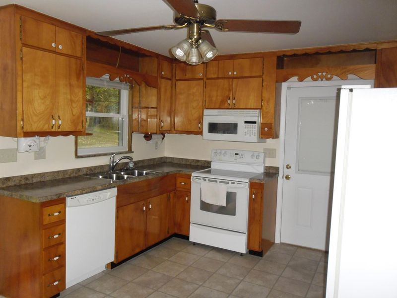 2708 Daffodil Ln, Mascot, TN 37806