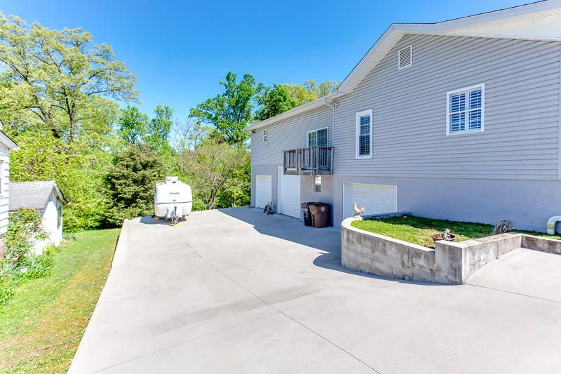 2709 Gaston Ave, Knoxville, TN 37917