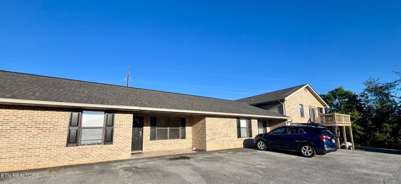 2709 Roberts Rd, Kodak, TN 37764