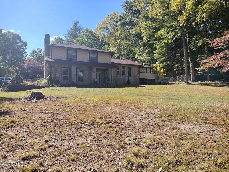 271 Circle Dr, Oneida, TN 37841
