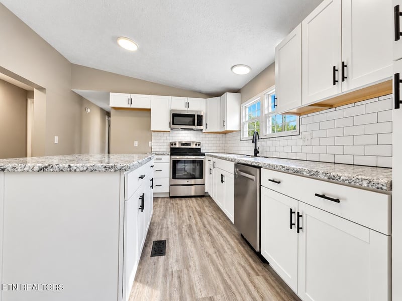 271 High Ridge Ct, Maynardville, TN 37807