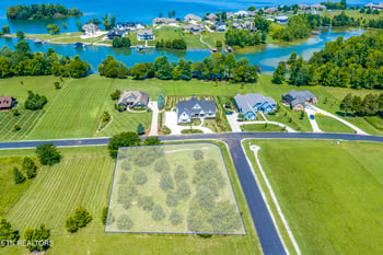 271 W Shore Dr, Rockwood, TN 37854