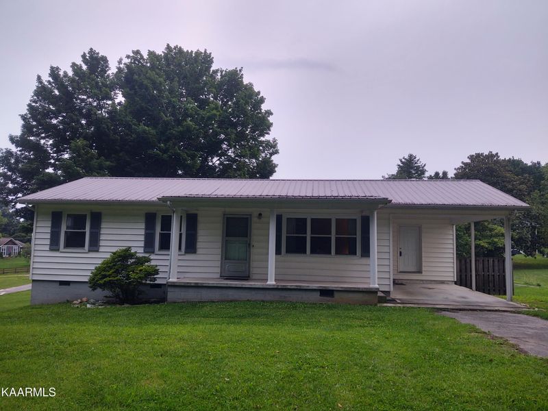 2710 Daffodil Ln, Mascot, TN 37806