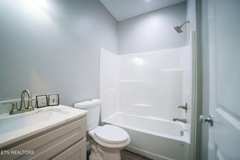 2710 Hillside Ave, Knoxville, TN 37914