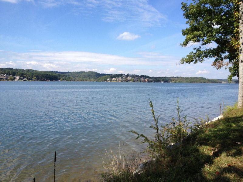 2710 Marina Way, Lenoir City, TN 37772
