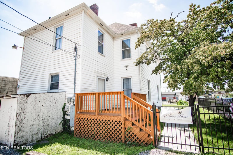 2710 N Central St, Knoxville, TN 37917