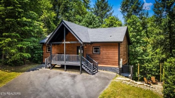 2710 Owls Cove Way, Sevierville, TN 37862