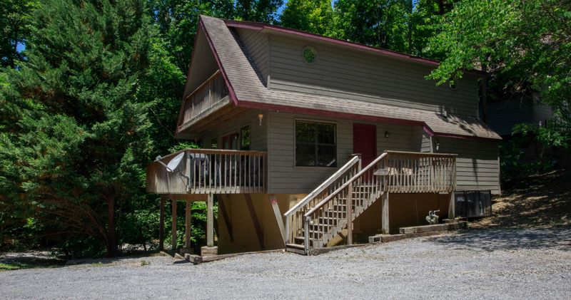 2711 Timber Way, Pigeon Forge, TN 37863