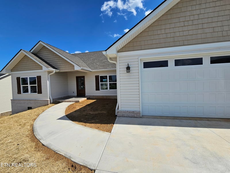2711 Vista Meadows Ln, Sevierville, TN 37876