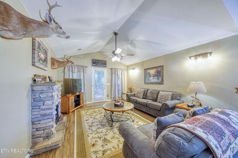 2712 Cobblestone Dr, Pigeon Forge, TN 37863