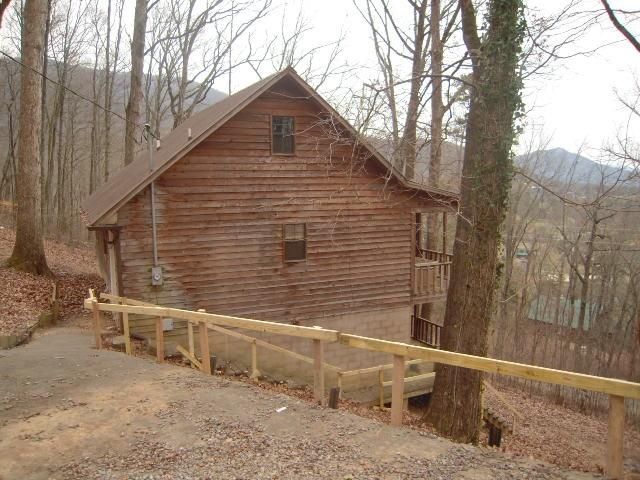2715 Kristina Way, Sevierville, TN 37862