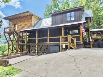 2715 Overholt Tr, Pigeon Forge, TN 37862