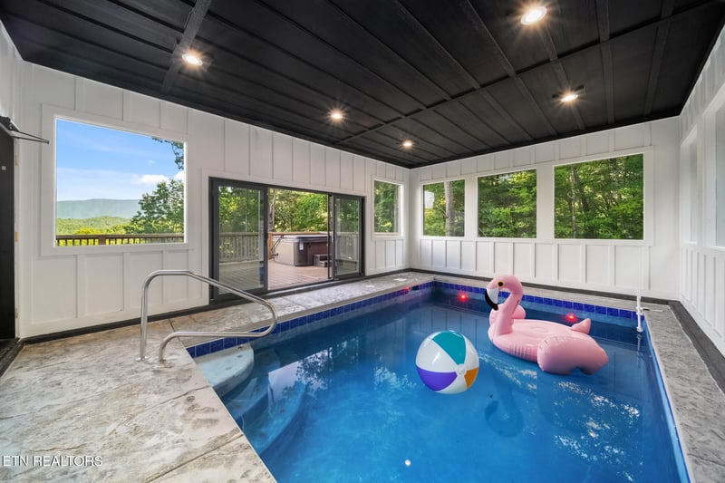 2715 Pine Crest Ln, Sevierville, TN 37876