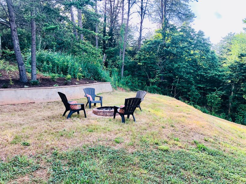 2715 Ridgeview Dr, Maryville, TN 37801