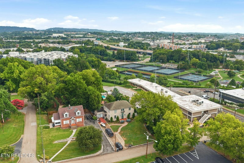 2715 Sullins St, Knoxville, TN 37919