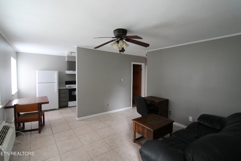 2718 SW Painter Ave, Knoxville, TN 37919