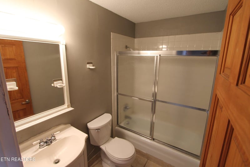 2718 SW Painter Ave, Knoxville, TN 37919