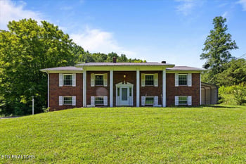 2719 Bullen Valley Rd, Thorn Hill, TN 37881