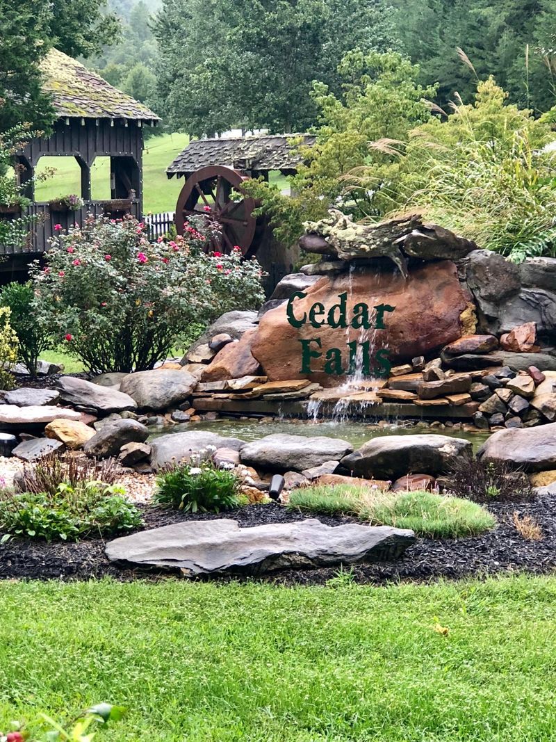 2719 Owls Cove Way, Sevierville, TN 37862