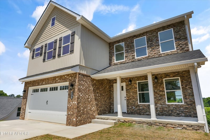 272 Bluff Shadows Ln, Seymour, TN 37865